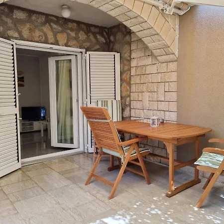 Apartment Rajci Cres